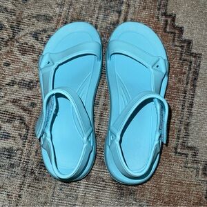 Women’s water sandals